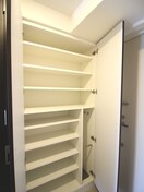 靴箱 ｴｽﾃﾑｺｰﾄ名古屋ｽﾃｰｼｮﾝｸﾛｽ