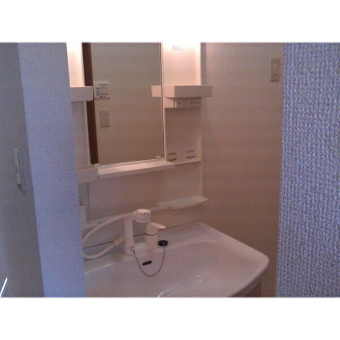 洗面 アンプルール ブワ アルバ