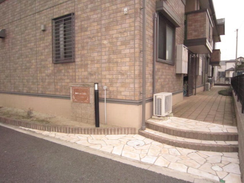 エントランス部分 サンルーム戸田