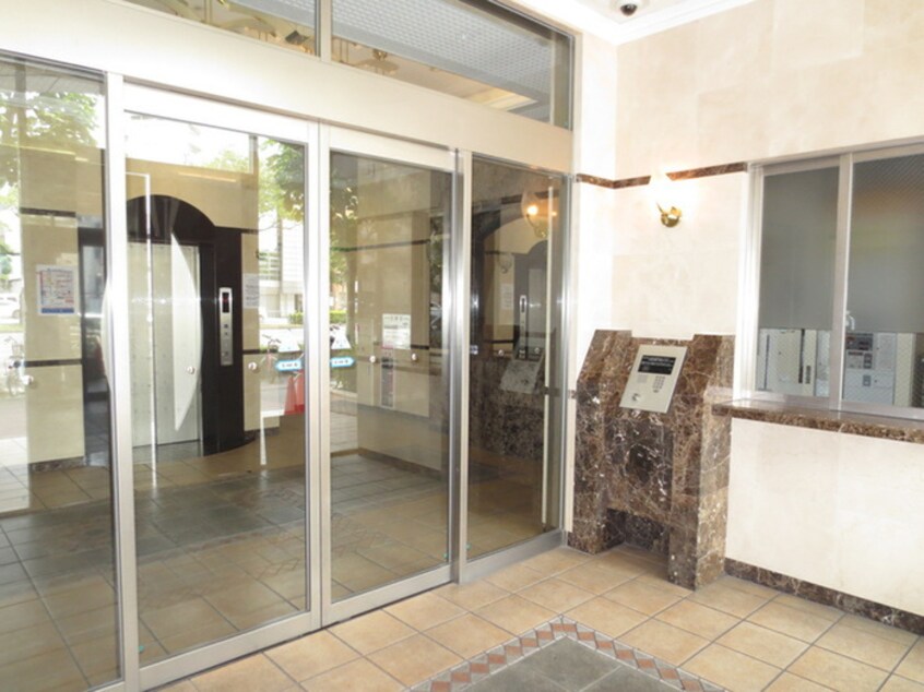 エントランス部分 ﾌﾟﾚｻﾝｽ鶴舞駅前ﾌﾞﾘﾘｱﾝﾄ(306)