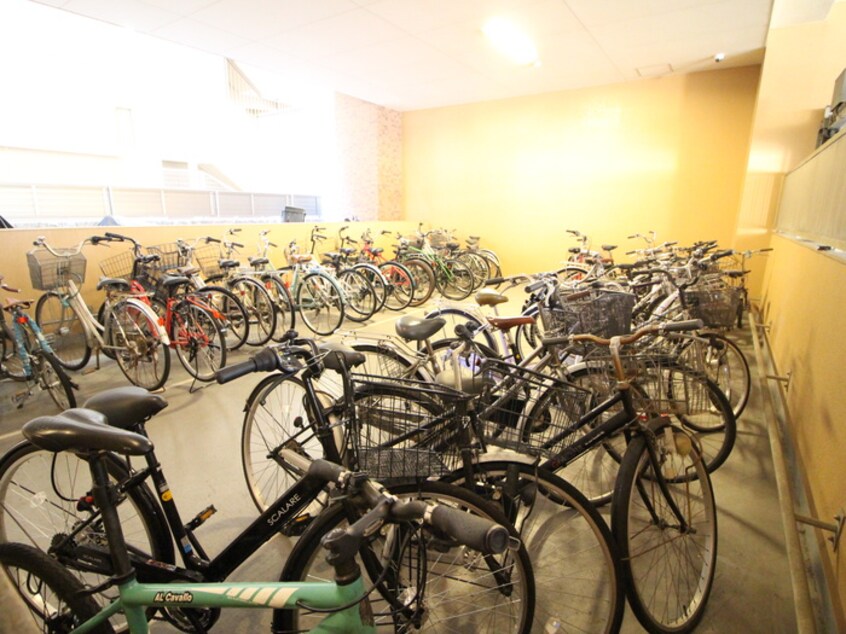 駐輪場 ﾌﾟﾚｻﾝｽ鶴舞駅前ﾌﾞﾘﾘｱﾝﾄ(306)