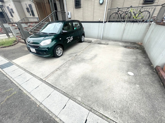駐車場 リビングタウン岩崎台　C棟