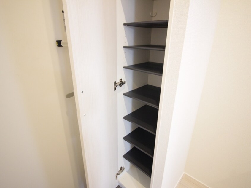 靴箱 ＴＩＥＲＲＡ安城　ＷＥＳＴ