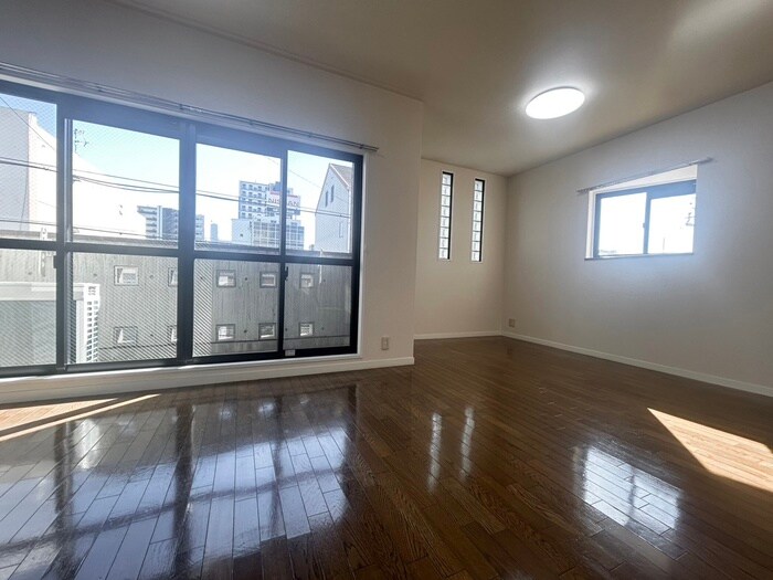 居室 ＳＯＬ ＬＥＶＡＮＴＥ