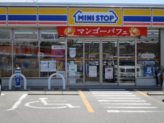 ミニストップ(コンビニ)まで133m どりーむはうす