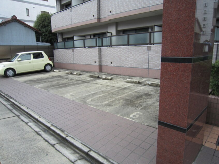 駐車場 リベルテ大金