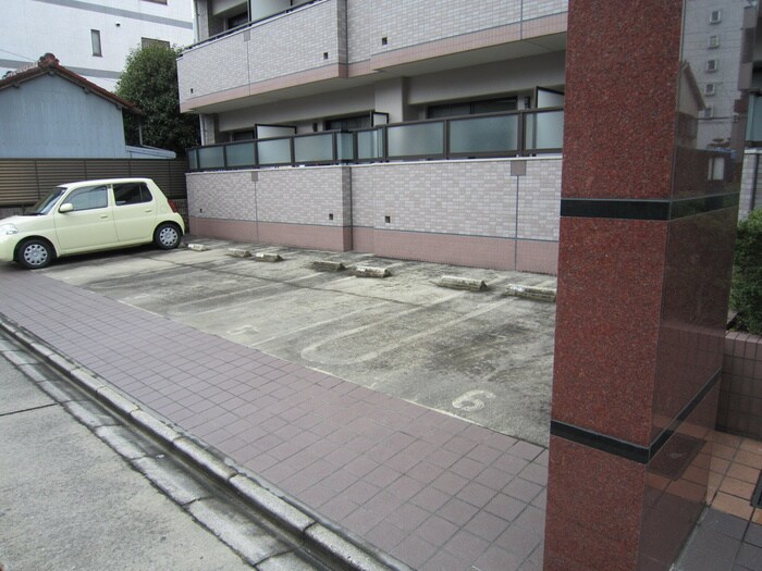 駐車場 リベルテ大金