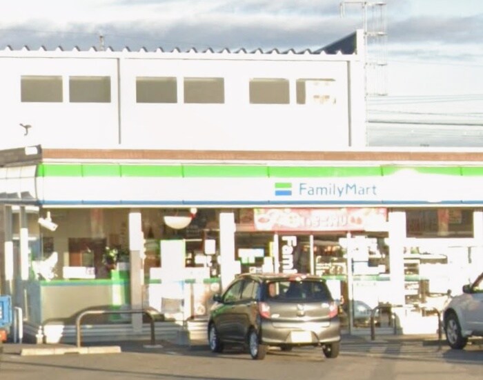 ファミリーマート(コンビニ)まで350m トマセイア