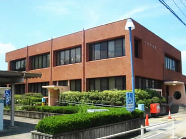 名東図書館(図書館)まで970m ド－ミ－上社