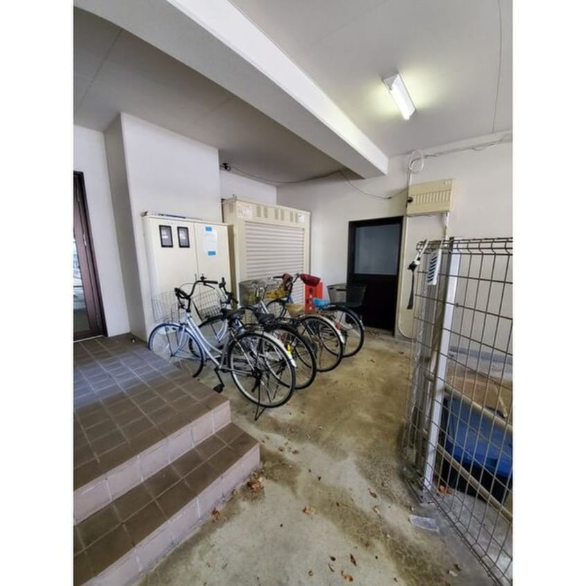 駐輪場 ソニャルミヤ