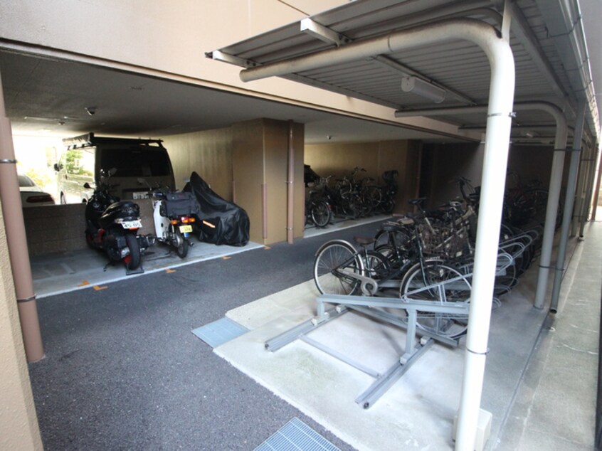 駐輪場 ﾌﾟﾚｻﾝｽ名古屋STATIONﾋﾞｼﾞｭ(607)