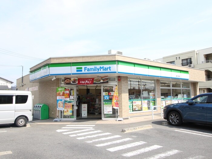 ファミリーマート藤が丘南店(コンビニ)まで246m ア－ルズコ－ト本郷駅前