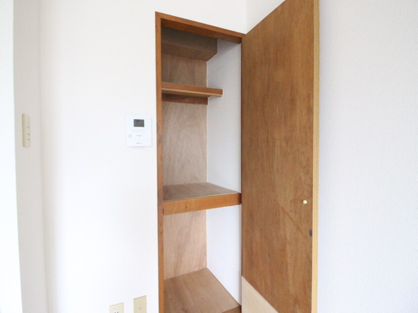 収納 シャトーレ三栄３