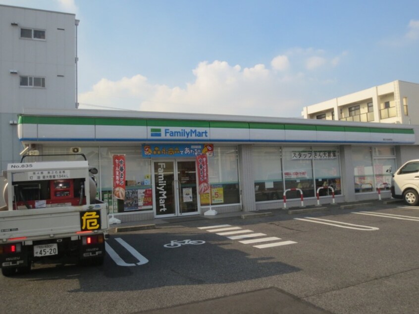 ファミリーマート(コンビニ)まで173m ＶＩＬＬＡ西本町