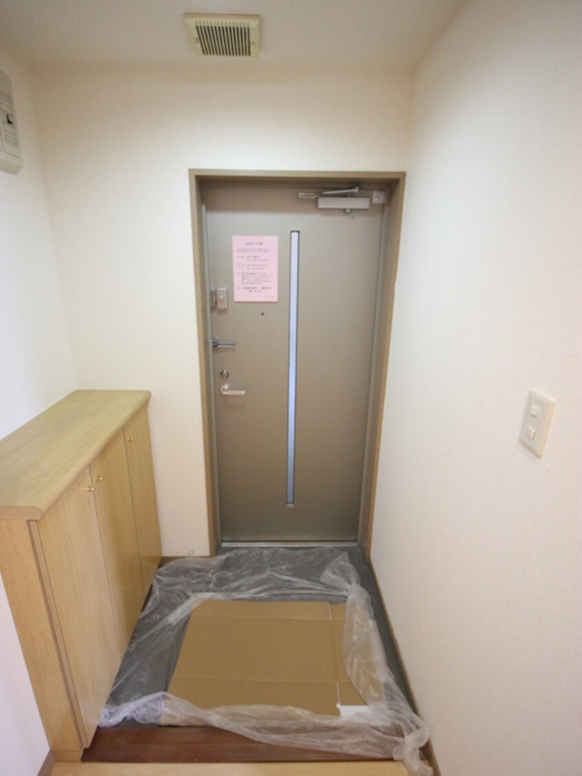 玄関 サンロ－ズ本町