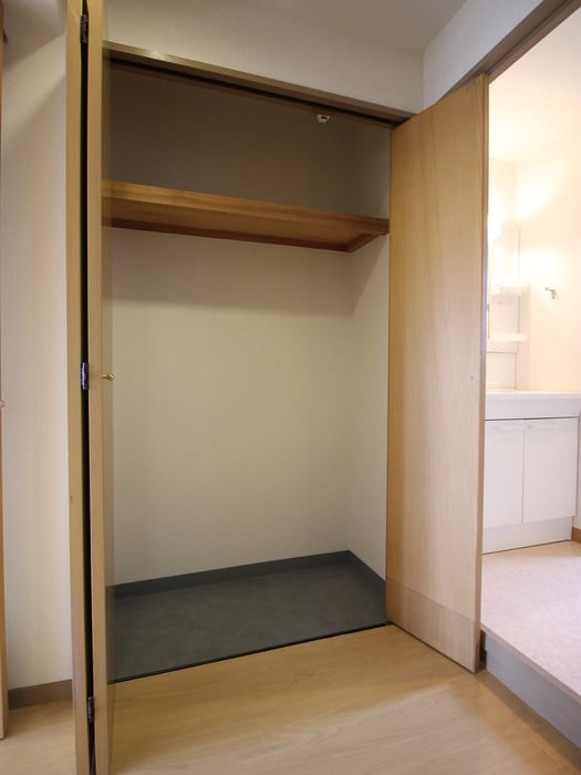 収納 サンロ－ズ本町