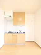 キッチン サンロ－ズ本町