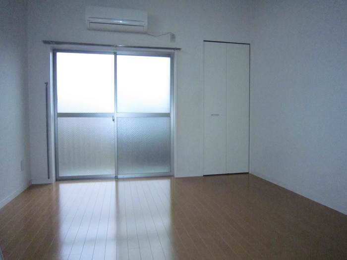 居室 ルーエ１番館