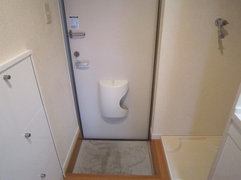 玄関 ルーエ１番館