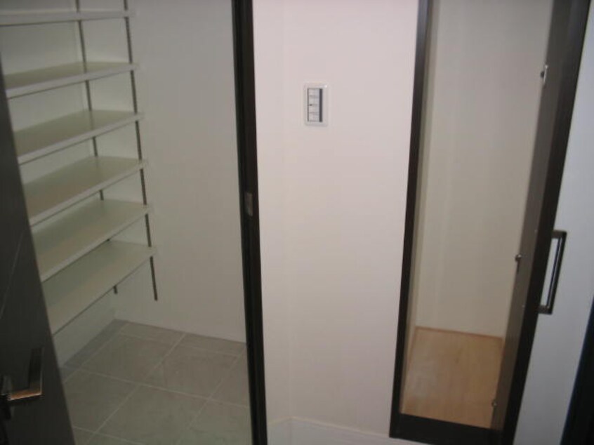 収納 グランカーサ上前津