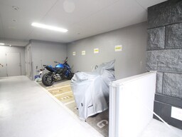 バイク置き場