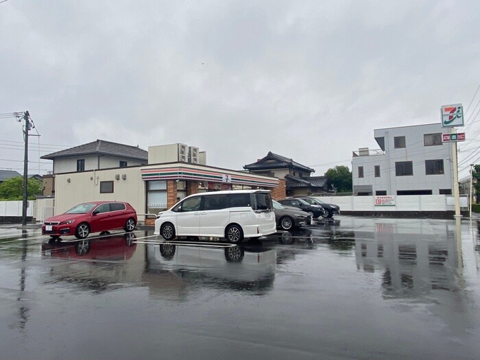 セブンイレブン刈谷矢場町店(コンビニ)まで451m プリマヴェイラ