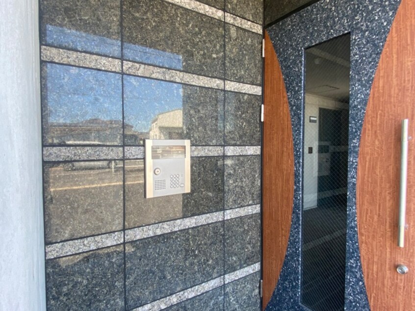 エントランス部分 カーナ若宮