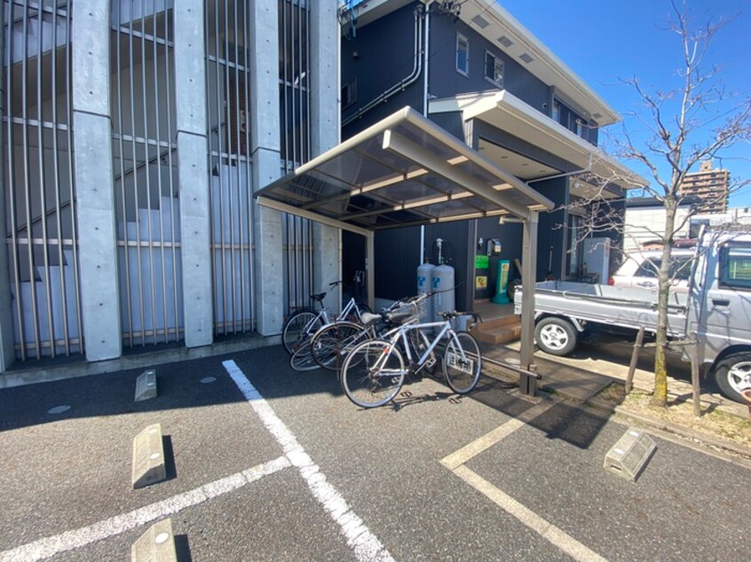 駐輪場 カーナ若宮