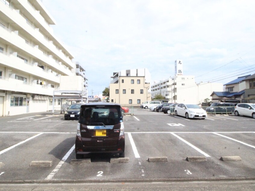 駐車場 岡部ビル