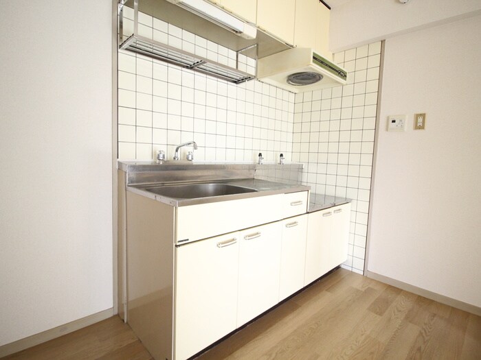 キッチン サンファミリア　長久手　２