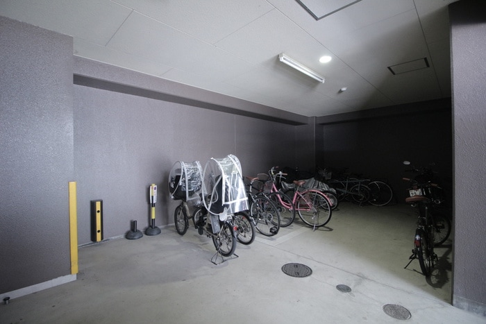 駐輪場 マノアール今池
