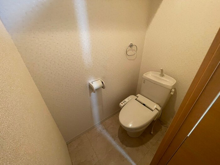 トイレ ア－スヒル東白壁