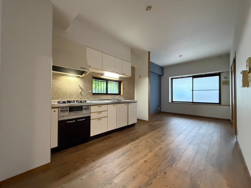 居室 新栄サンハイツ