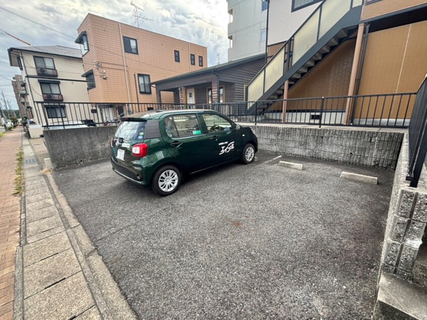 駐車場 ウエストウッド