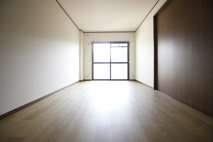 居室 グローリアス松山