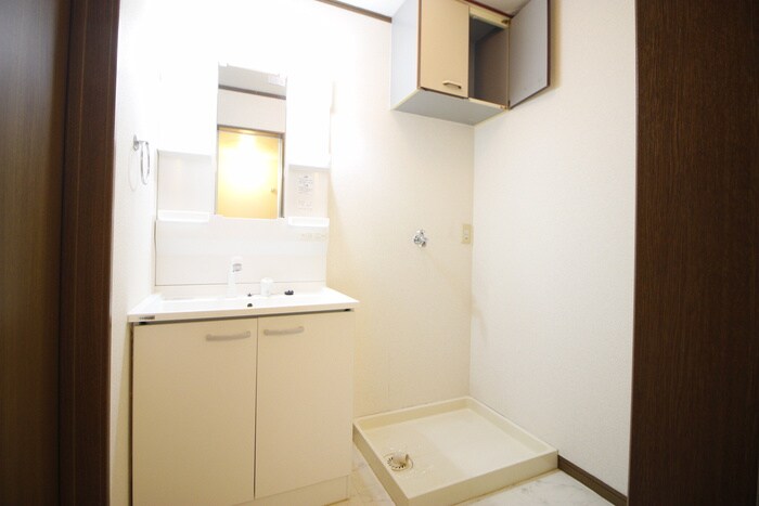 洗濯機置場 グローリアス松山