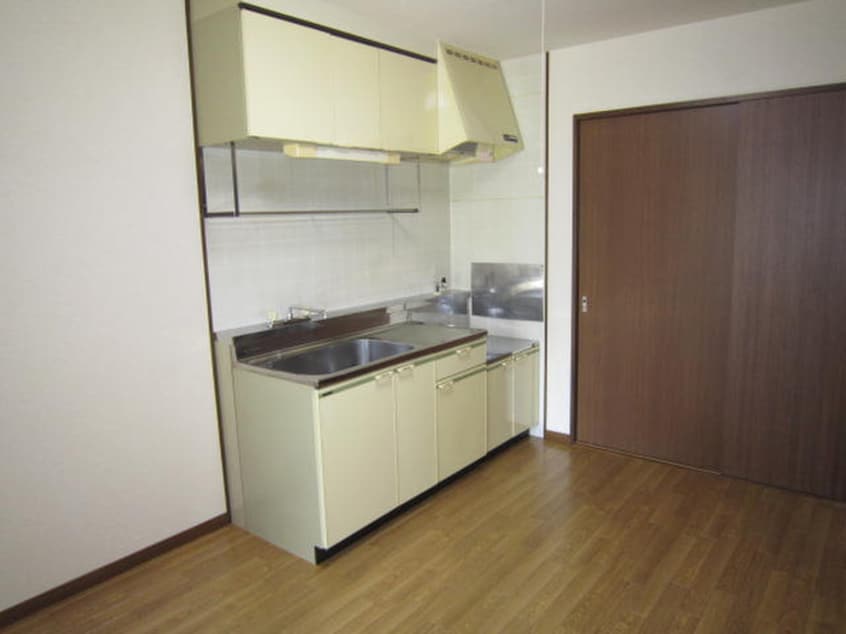 キッチン サ－プラスＴＷＯ牟都志