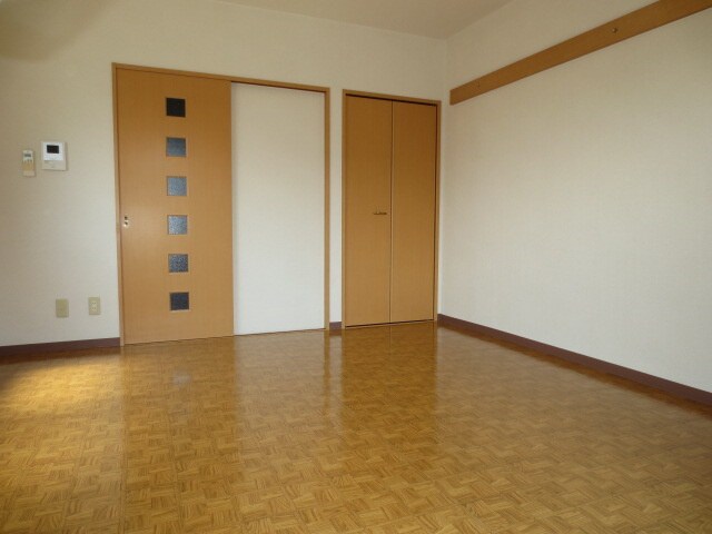 居室 Ms Kaikaren 2