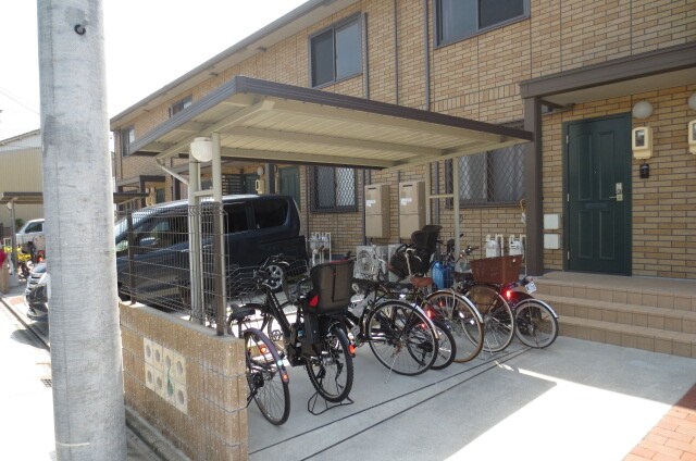 駐輪場 メイポップ