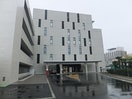 市役所(役所)まで256m フェアリー１０６