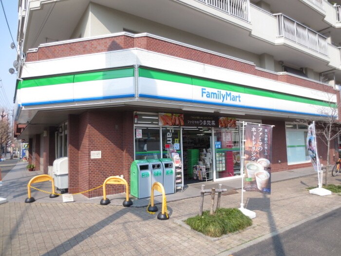 FamilyMart　みのてつ彩紅橋店(コンビニ)まで176m LUORE平安