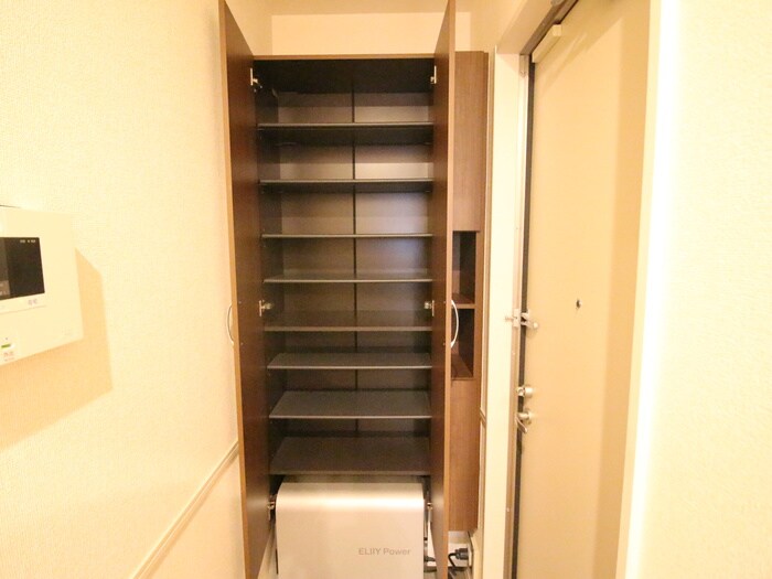 靴箱 ニュイ　サン　ジョルジュ