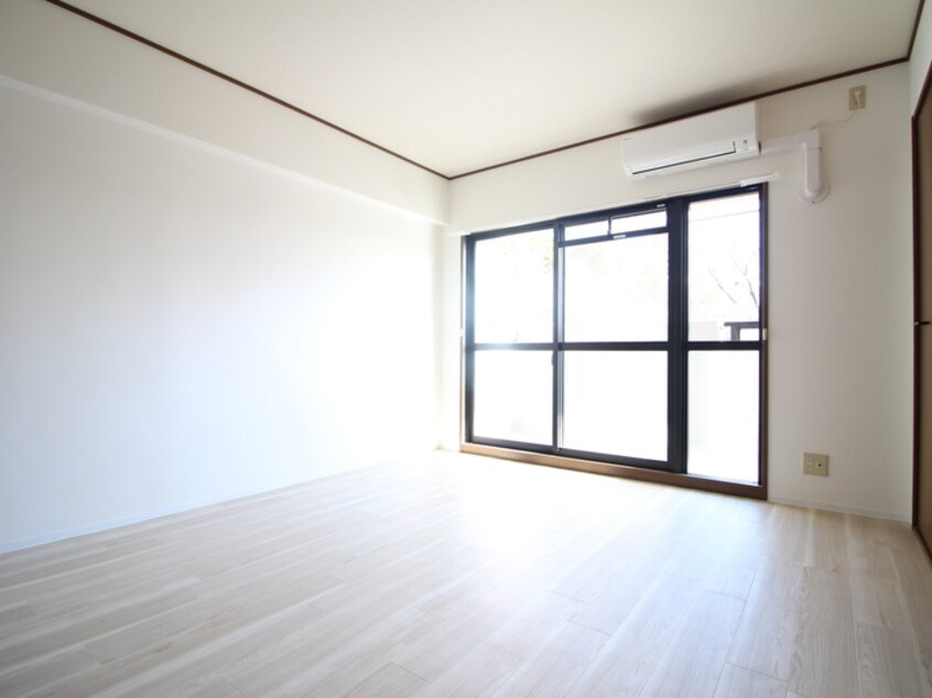 居室 Ｔｓ Ｍａｒｃｈｅｒ