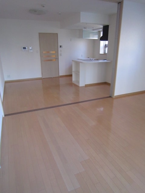 居室 プロビデンス葵タワ－