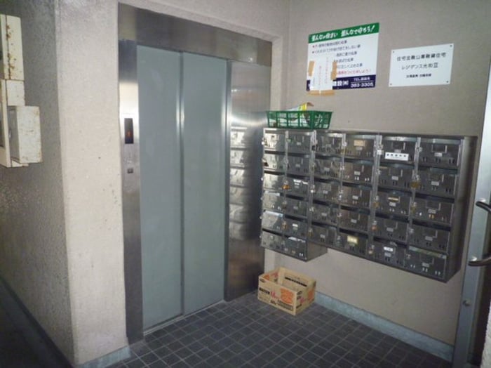 エントランス部分 レジデンス光和３