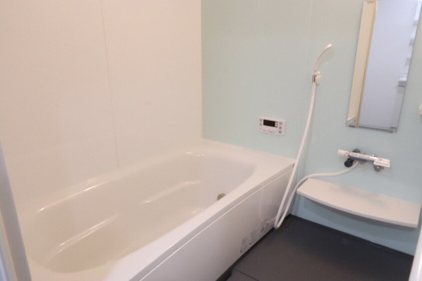 バス／シャワールーム等 レジデンス光和３