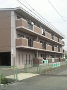 メルベ－ユ川畔の外観