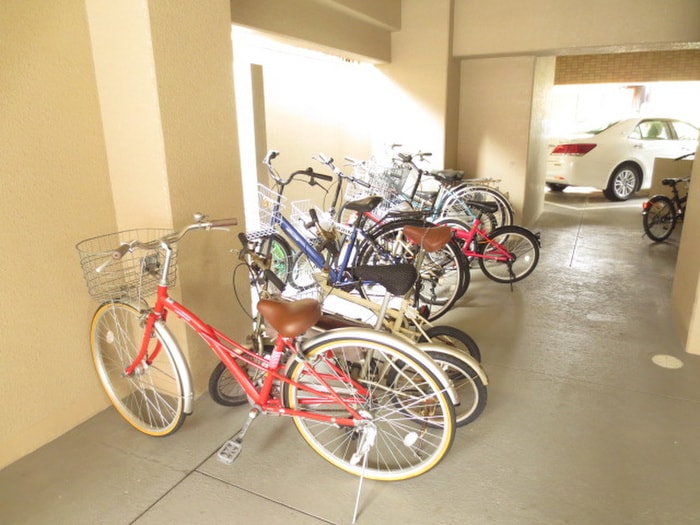 駐輪場 メタモルフォ－松西
