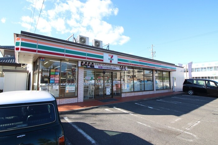 セブンイレブン(コンビニ)まで210m リバ－スト－ン