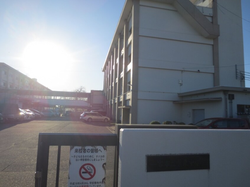 葉栗中(中学校/中等教育学校)まで1870m クオーレ佐千原